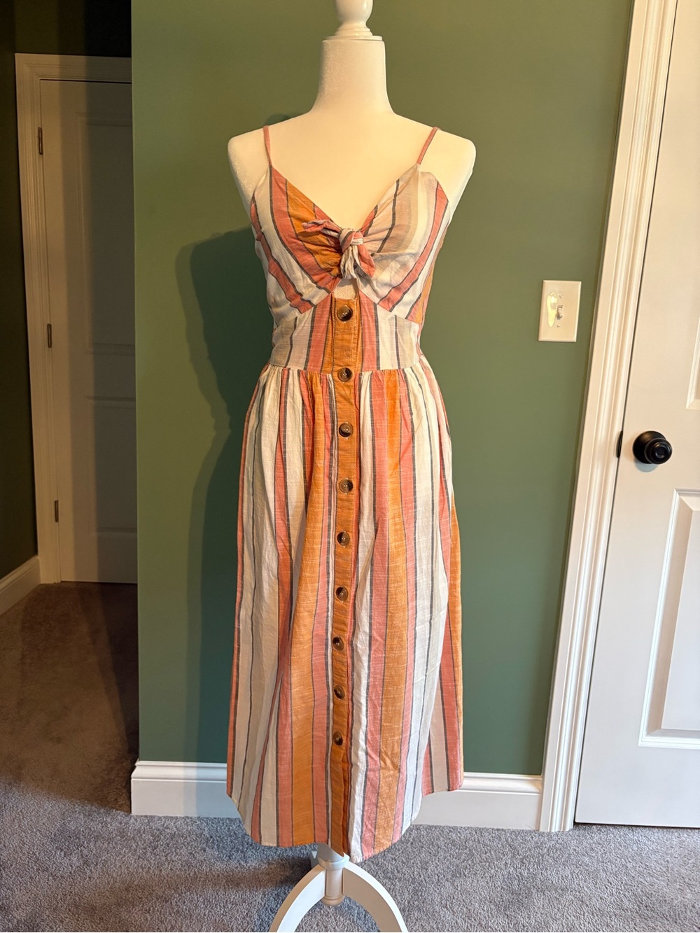 Striped Wide-Leg Dress in Warm Tones with V-Neck and Tie Waist